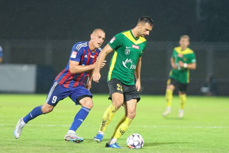 Football. Betclic II liga. GKS Jastrzebie - Polonia Bytom. 17.08.2024