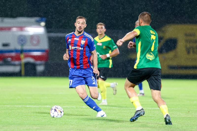 Football. Betclic II liga. GKS Jastrzebie - Polonia Bytom. 17.08.2024
