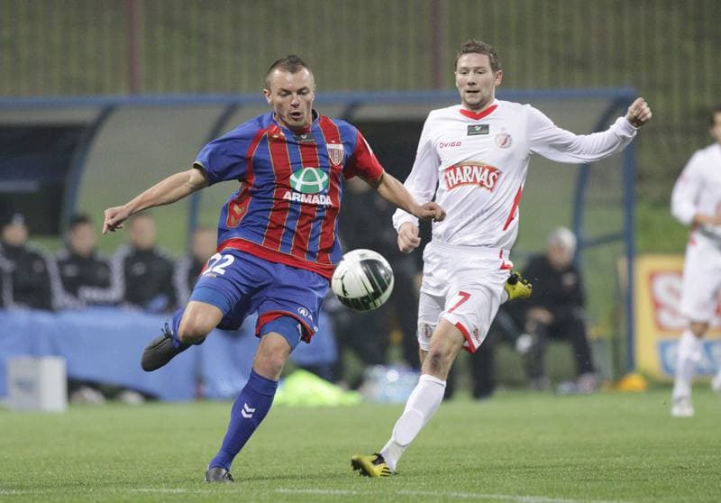 Football. Ekstraklasa. Polonia Bytom - Widzew Lodz. 01.10.2010