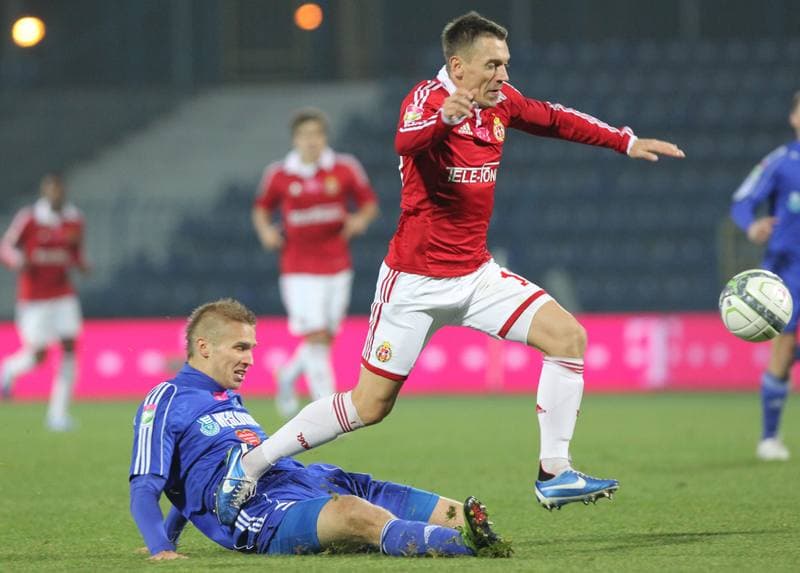 Football. T-Mobile Ekstraklasa. Ruch Chorzow - Wisla Krakow. 25.11.2012