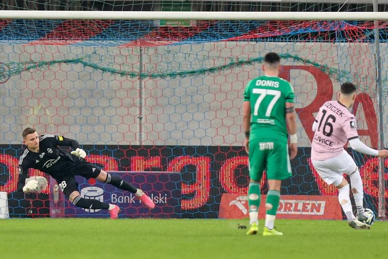 Football. PKO BP Ekstraklasa. Piast Gliwice - Radomiak Radom. 08.03.2024