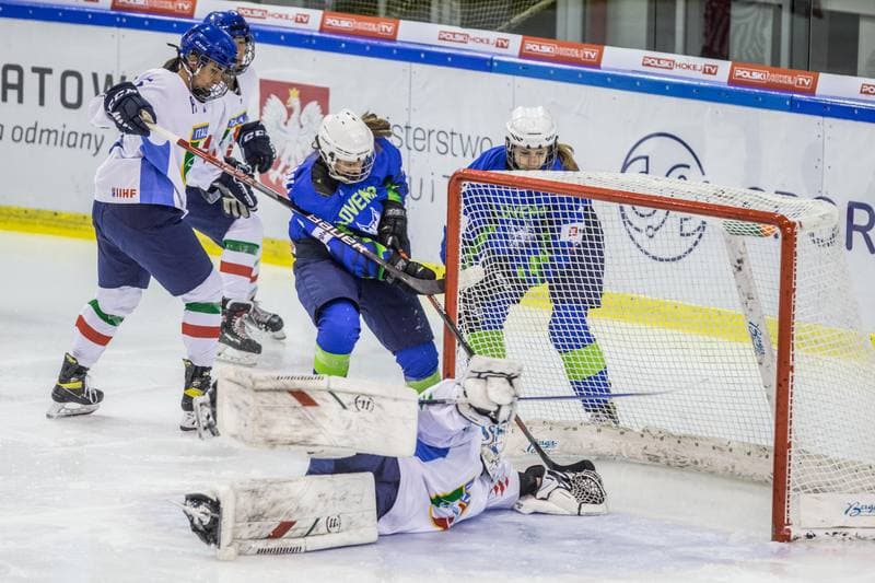 Ice Hockey. Women's World Championship Division 1B. Slovenia - Italy. 08.04.2022