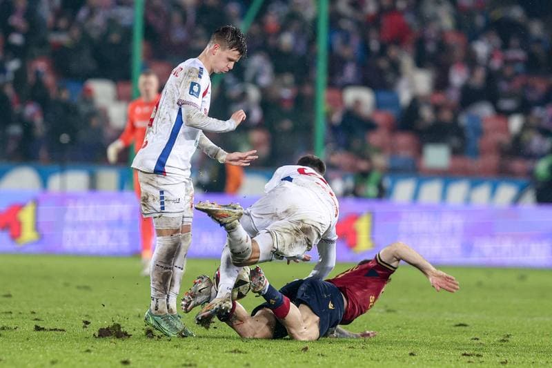 Football. PKO BP Ekstraklasa. Gornik Zabrze - Lech Poznan. 06.12.2024