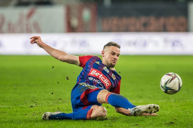 Football. PKO BP Ekstraklasa. Piast Gliwice - Pogon Szczecin. 05.02.2022