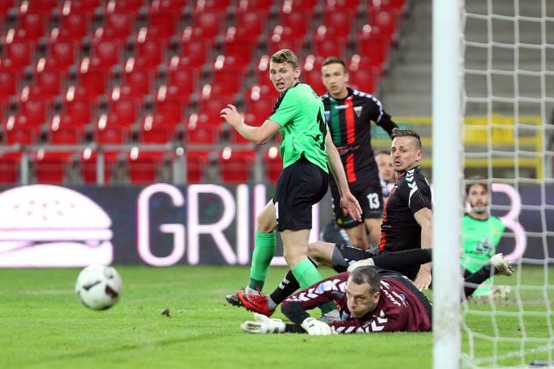 Football. Nice I Liga. GKS Tychy - Gornik Leczna. 20.04.2018
