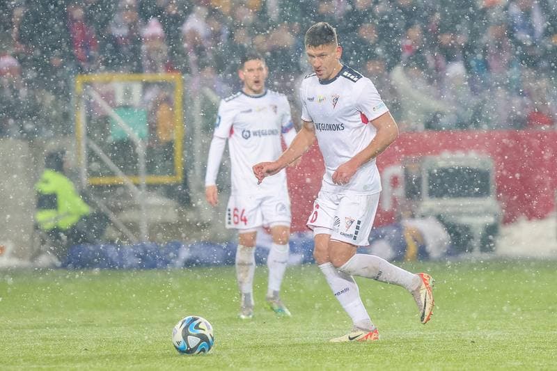 Football. PKO BP Ekstraklasa. Gornik Zabrze - Pogon Szczecin. 01.12.2023