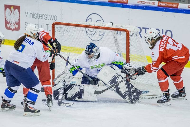 Ice Hockey. Women's World Championship Division 1B. Poland - Slovenia. 09.04.2022