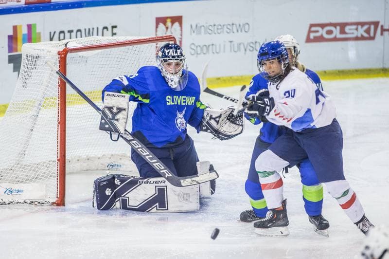 Ice Hockey. Women's World Championship Division 1B. Slovenia - Italy. 08.04.2022