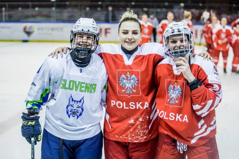 Ice Hockey. Women's World Championship Division 1B. Poland - Slovenia. 09.04.2022