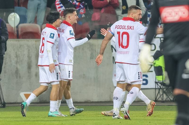 Football. PKO BP Ekstraklasa. Gornik Zabrze - Warta Poznan. 15.12.2023