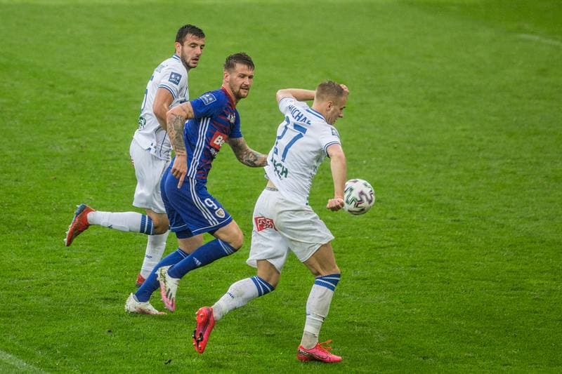 Football. PKO BP Ekstraklasa. Piast Gliwice - Lech Poznan. 20.06.2020