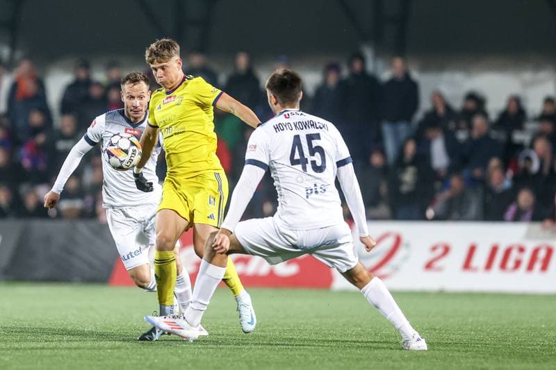Football. Betclic II liga. Polonia Bytom - Hutnik Krakow. 19.10.2024