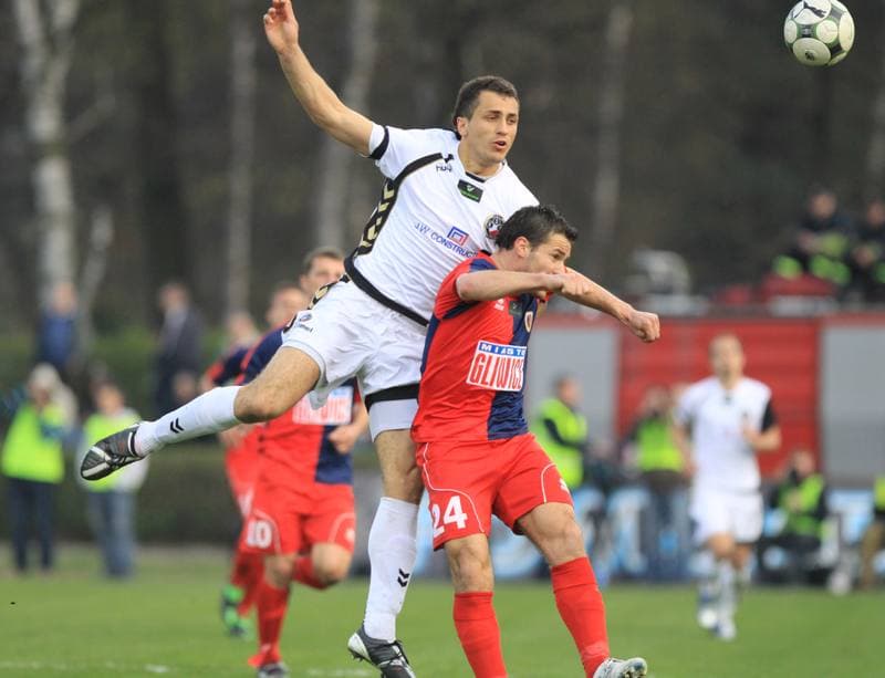 Football. Ekstraklasa. Piast Gliwice - Korona Kielce. 03.04.2010