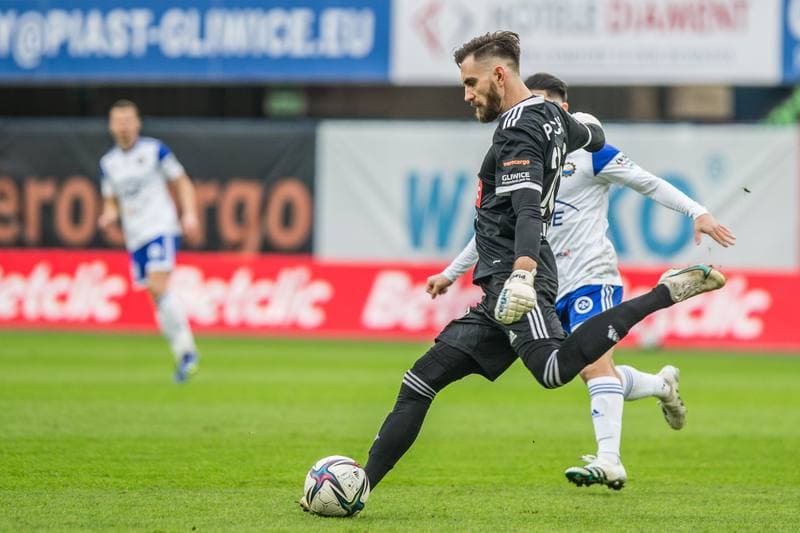 Football. PKO BP Ekstraklasa. Piast Gliwice - Stal Mielec. 18.12.2021