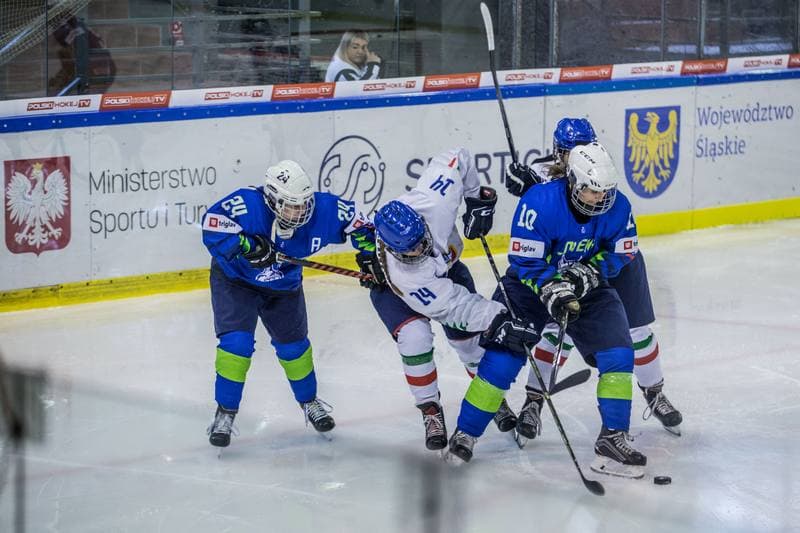Ice Hockey. Women's World Championship Division 1B. Slovenia - Italy. 08.04.2022