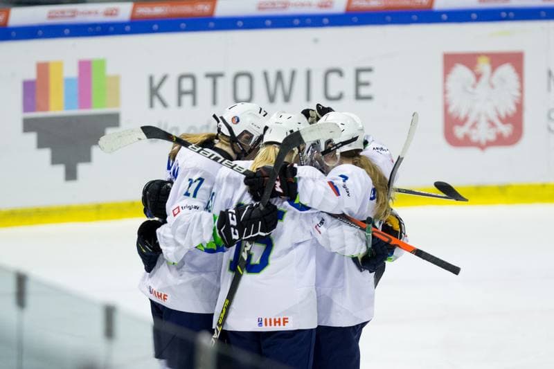 Ice Hockey. Women's World Championship Division 1 Group B. Korea - Slovenia. 12.04.2022