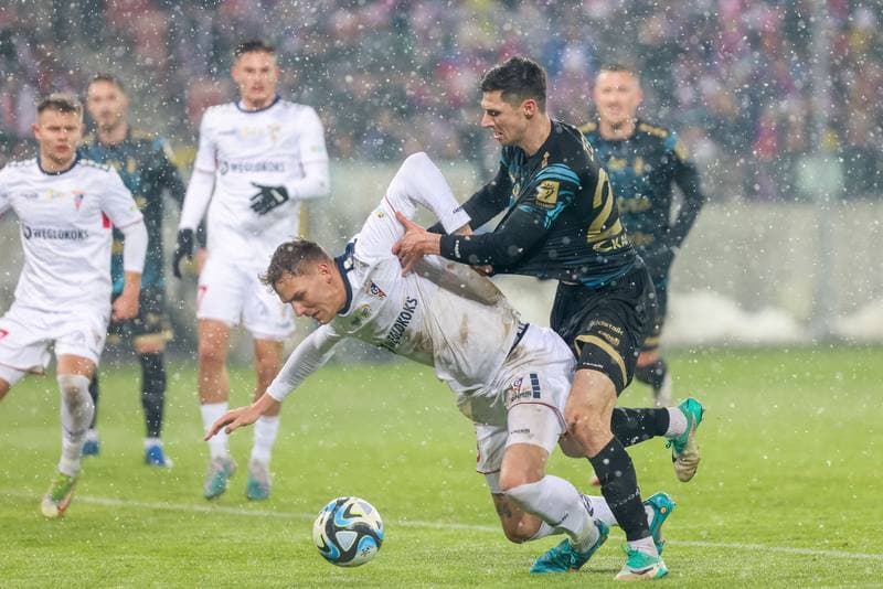 Football. PKO BP Ekstraklasa. Gornik Zabrze - Pogon Szczecin. 01.12.2023