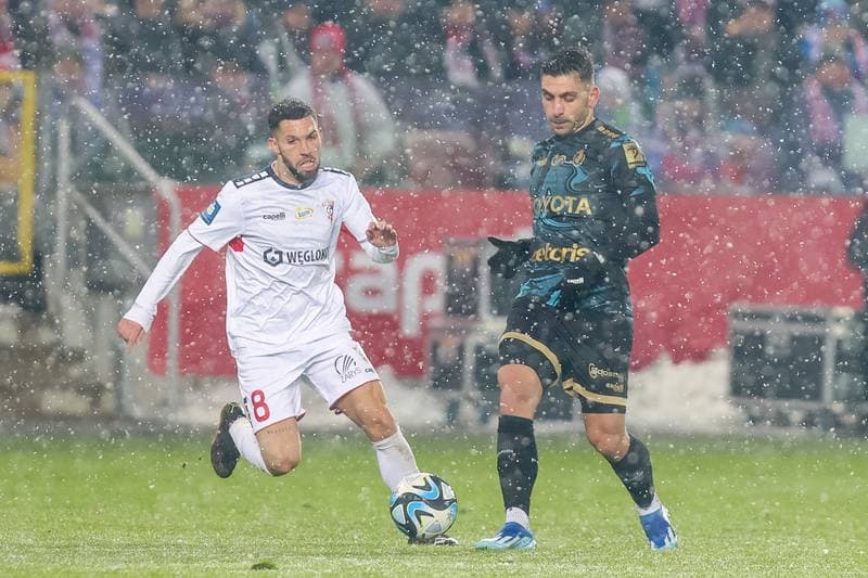 Football. PKO BP Ekstraklasa. Gornik Zabrze - Pogon Szczecin. 01.12.2023