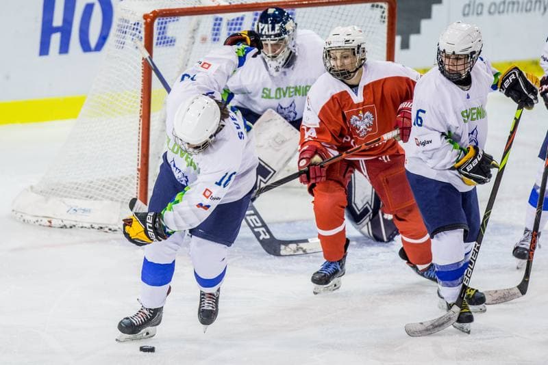 Ice Hockey. Women's World Championship Division 1B. Poland - Slovenia. 09.04.2022
