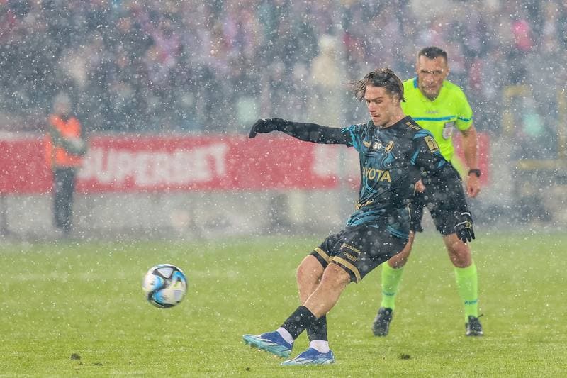 Football. PKO BP Ekstraklasa. Gornik Zabrze - Pogon Szczecin. 01.12.2023