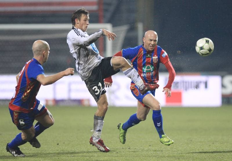 Football. Ekstraklasa. Polonia Bytom - Legia Warsaw. 13.03.2010