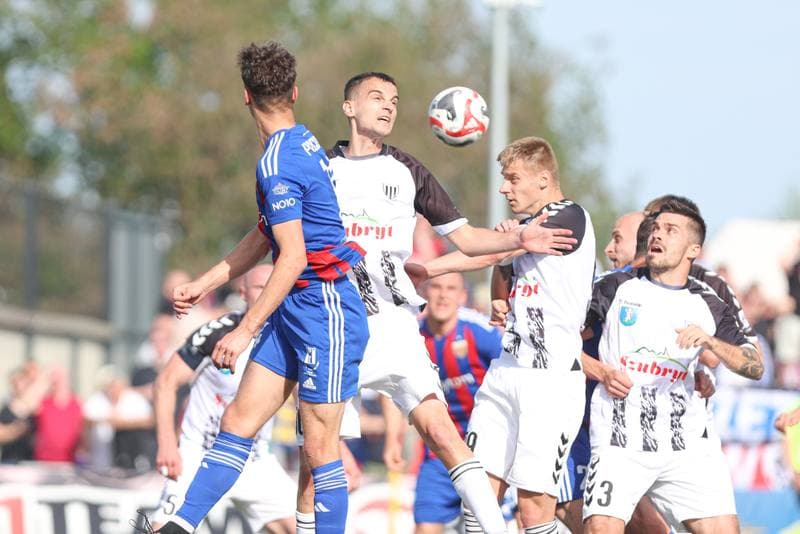 Football. II Liga. Polonia Bytom - Sandecja Nowy Sacz. 03.05.2024