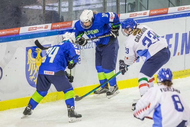 Ice Hockey. Women's World Championship Division 1B. Slovenia - Italy. 08.04.2022