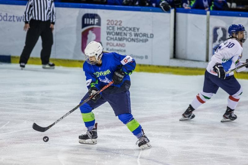 Ice Hockey. Women's World Championship Division 1B. Slovenia - Italy. 08.04.2022