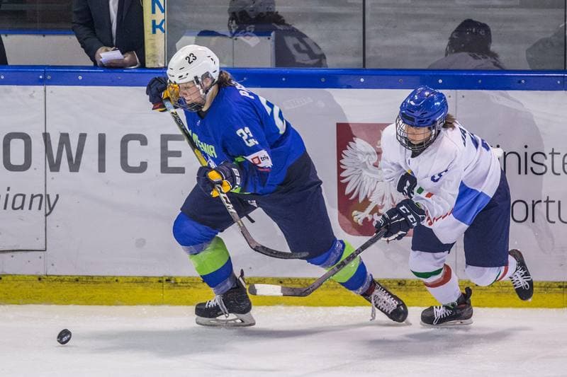 Ice Hockey. Women's World Championship Division 1B. Slovenia - Italy. 08.04.2022