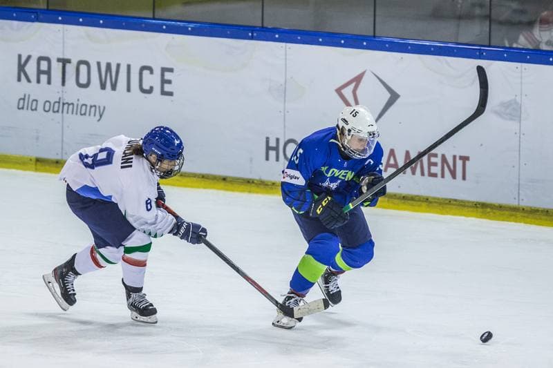 Ice Hockey. Women's World Championship Division 1B. Slovenia - Italy. 08.04.2022