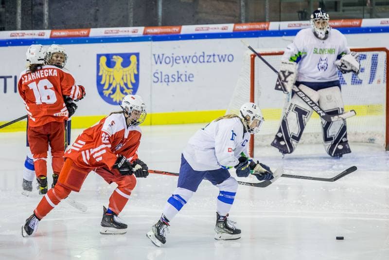 Ice Hockey. Women's World Championship Division 1B. Poland - Slovenia. 09.04.2022