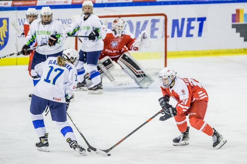 Ice Hockey. Women's World Championship Division 1B. Poland - Slovenia. 09.04.2022