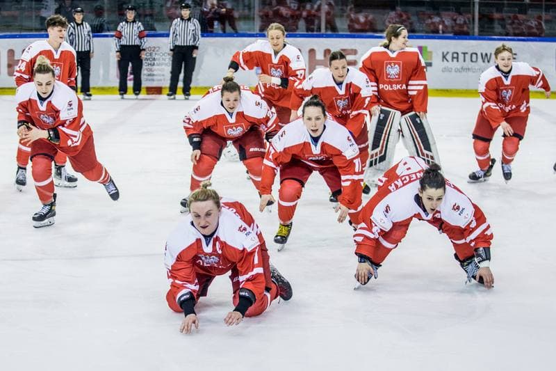 Ice Hockey. Women's World Championship Division 1B. Poland - Slovenia. 09.04.2022