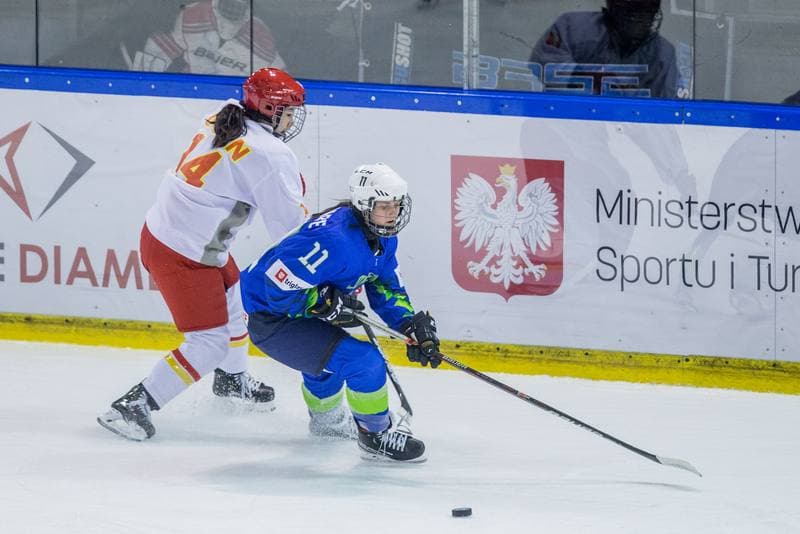 Ice Hockey. Women's World Championship Division 1B. Slovenia - China. 11.04.2022