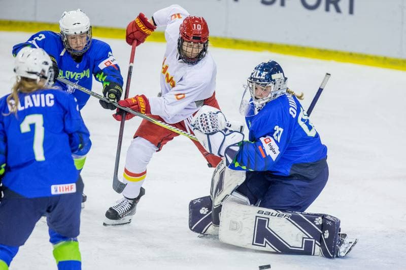 Ice Hockey. Women's World Championship Division 1B. Slovenia - China. 11.04.2022