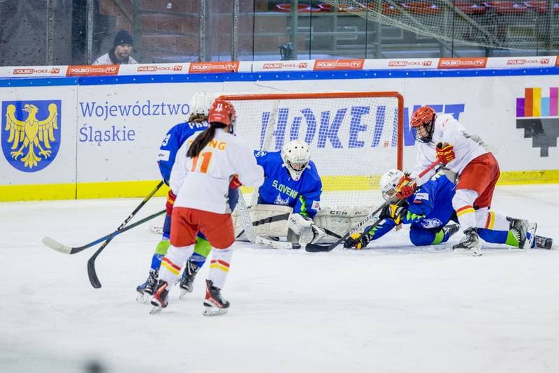 Ice Hockey. Women's World Championship Division 1B. Slovenia - China. 11.04.2022