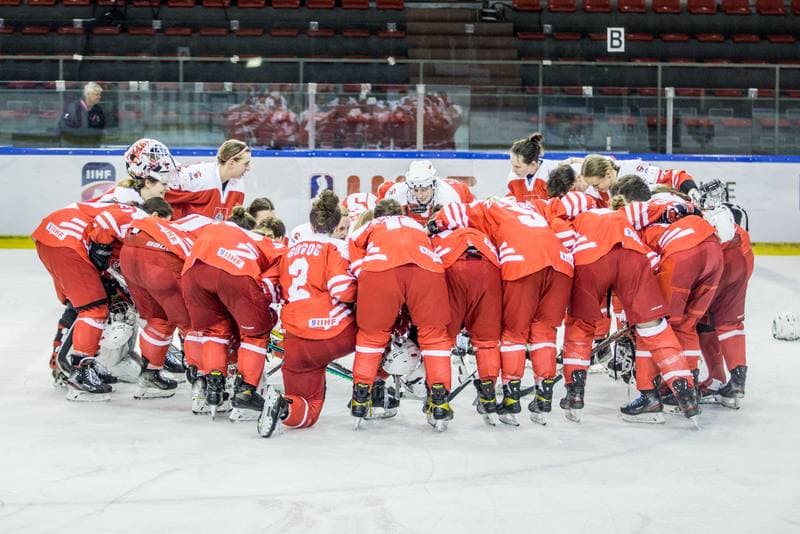 Ice Hockey. Women's World Championship Division 1B. Poland - Slovenia. 09.04.2022
