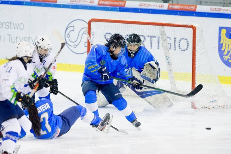 Ice Hockey. Women's World Championship Division 1B. Kazakhstan - Slovenia. 14.04.2022