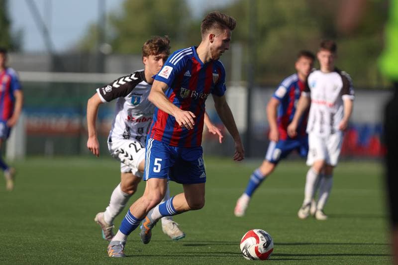 Football. II Liga. Polonia Bytom - Sandecja Nowy Sacz. 03.05.2024