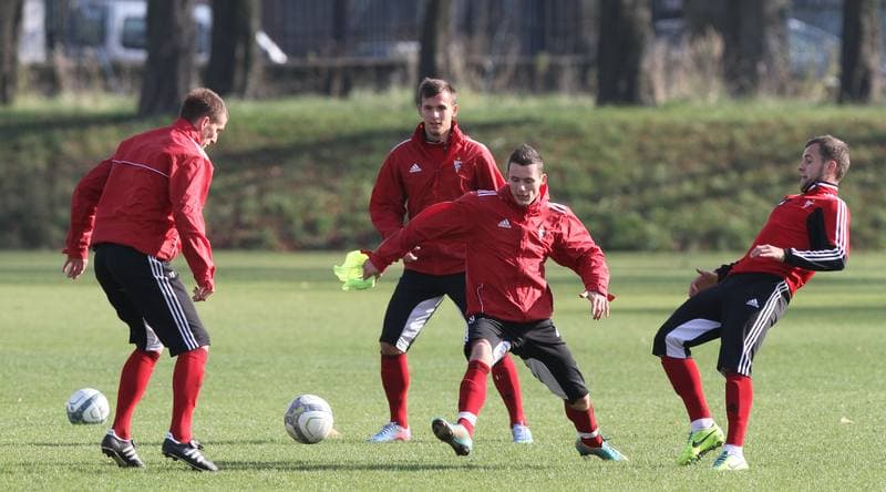 Football. Gornik Zabrze. Training. 01.11.2013
