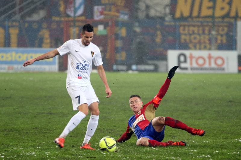 Football. Ekstraklasa. Piast Gliwice - Pogon Szczecin. 19.02.2016