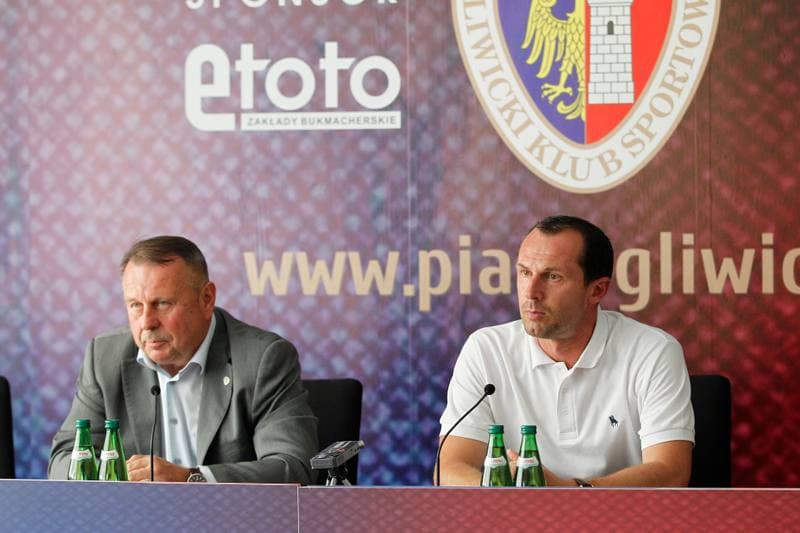Football. Piast Gliwice. Press Conference. 01.09.2016