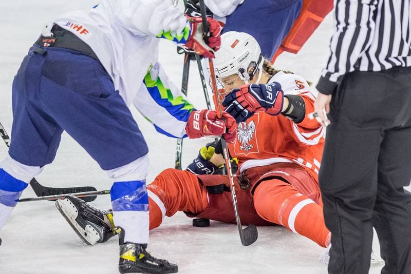 Ice Hockey. Women's World Championship Division 1B. Poland - Slovenia. 09.04.2022