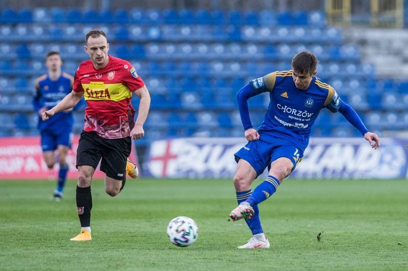 Football. III Liga. Ruch Chorzow - Sleza Wroclaw. 10.04.2021