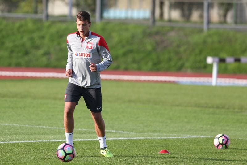 Football. Poland U19. Training. 02.10.2017
