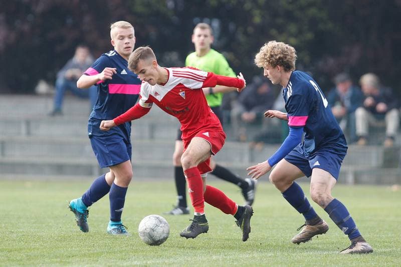 Football. Centralna Liga Juniorow. Gwarek Zabrze - Gornik Zabrze. 05.11.2016