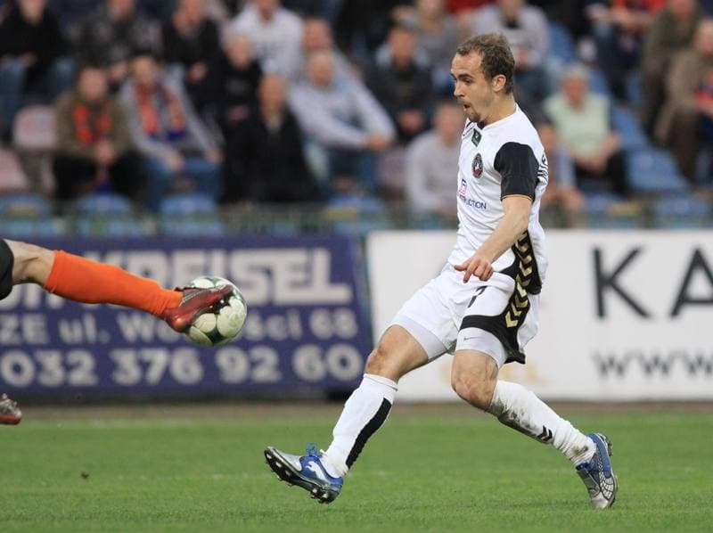 Football. Ekstraklasa. Piast Gliwice - Korona Kielce. 03.04.2010