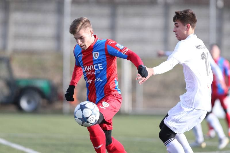Football. Sparing. MFK Karvina - Piast Gliwice. 20.01.2018