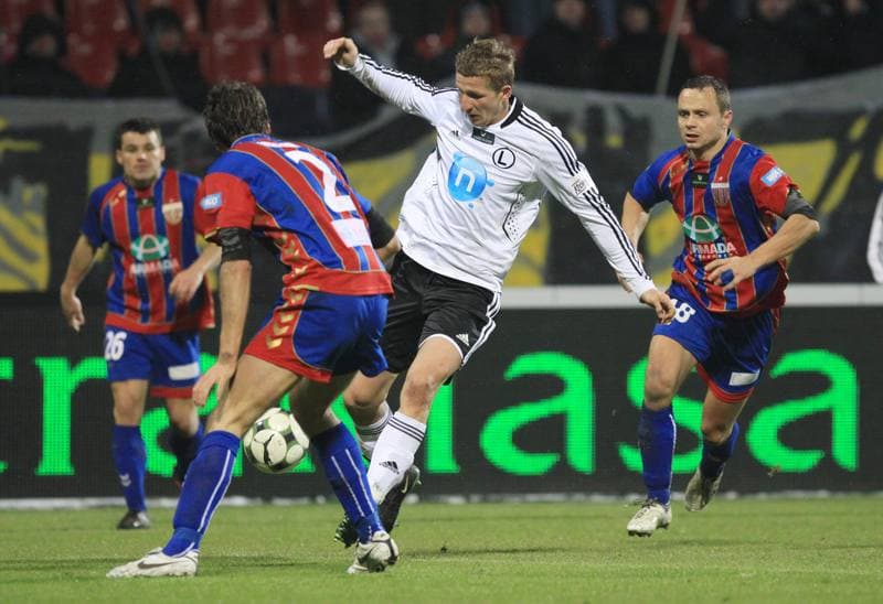 Football. Ekstraklasa. Polonia Bytom - Legia Warsaw. 13.03.2010