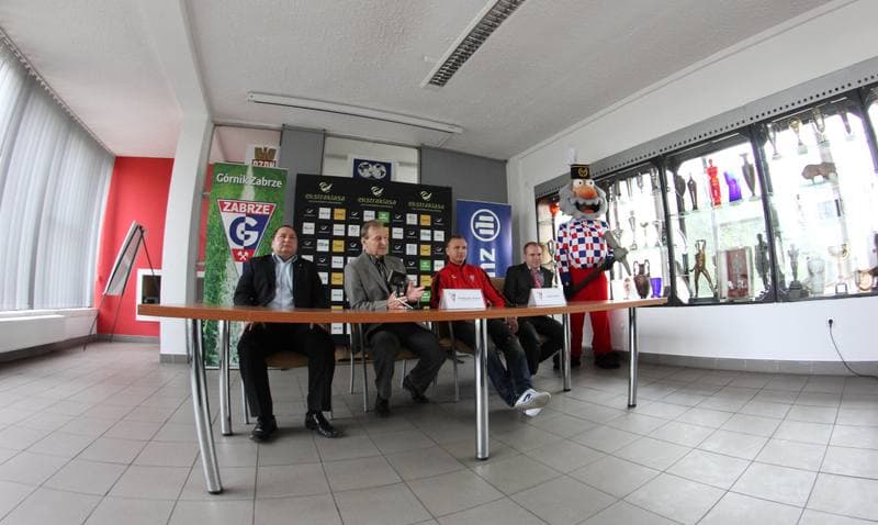 Football. Gornik Zabrze. Press Conference. 19.04.2011